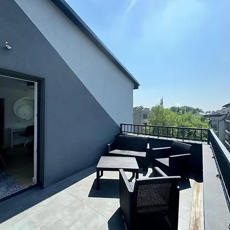 Luxuriously Decorated In A Calm District Of アパート クラクフ