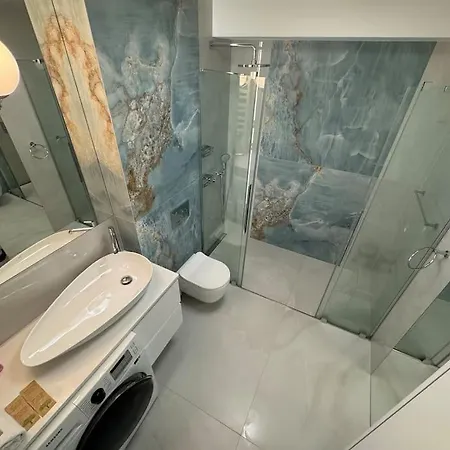 Lejlighed Luxuriously Decorated In A Calm District Of
